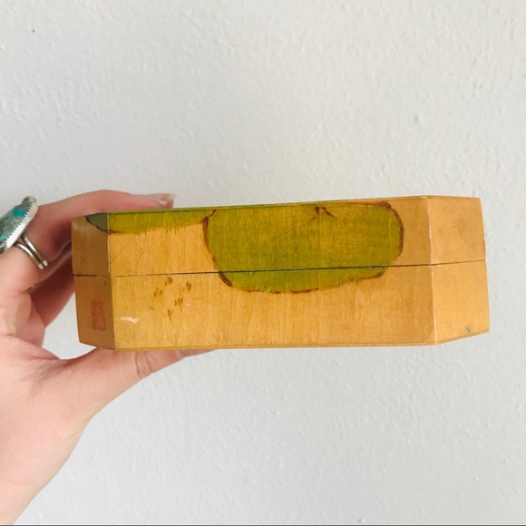 Vintage hand painted Chinese water Lilly wood box - Picture 3 of 12